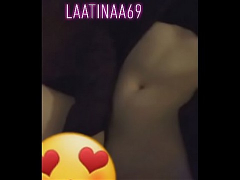 Laatinaa69 pleasing herself at night