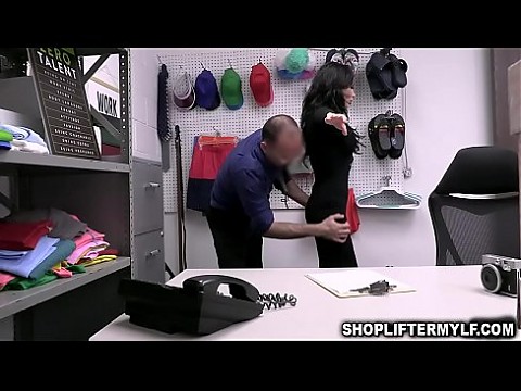Кристал Раш раздевается догола, чтобы член офицера Рекса выполнял его требования 8 мин.