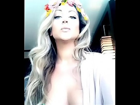 Big tits Armenian snaps exposed
