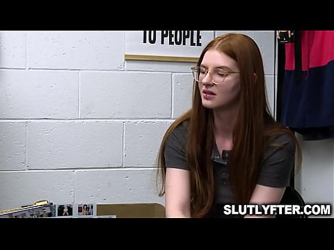 slutlyfter.com - давняя сотрудница Джейн Роджерс поймана с поличным офицером Билли Бостонсом и заставляет ее заплатить 8 мин.