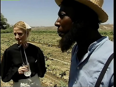 Черный член трахает белых женщин на ферме амишей 81 мин.