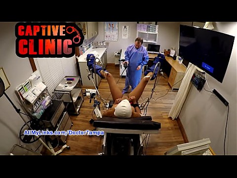 Обнаженная за кадром Тейлор Ортега продана для науки, не готова и сбивает камеру, смотрите весь фильм на CaptiveClinic.com 6 мин.