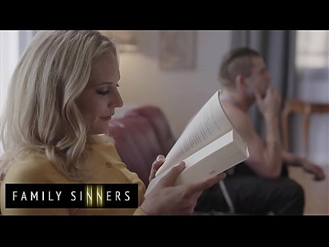 Fit Milf stepmom craves stepson cock - Familiy Sinners