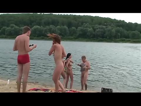 Групповой секс на пляже в России с настоящими любителями 11 мин.